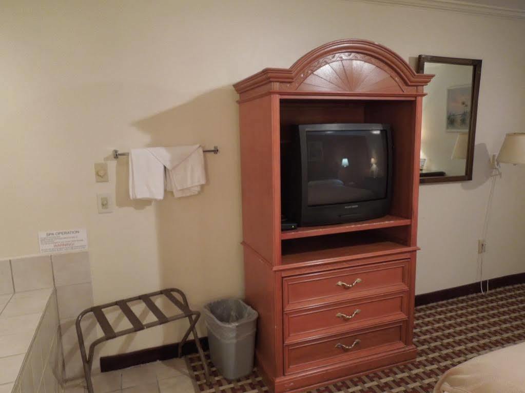 Howard Johnson Florence/ Cincinnati Area Zewnętrze zdjęcie